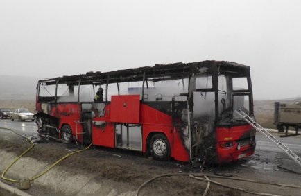 Полицейские КБР спасли 52 человека из горящего автобуса