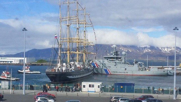 Парусник "Крузенштерн" столкнулся в Исландии с двумя кораблями фото 2