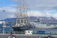 Парусник "Крузенштерн" столкнулся в Исландии с двумя кораблями