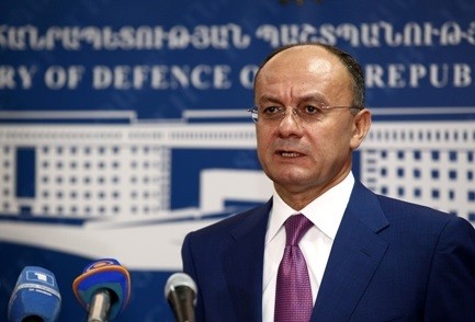 министр обороны Армении Сейран Оганян