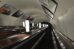 В московском метро в эскалатор затянуло малолетнего ребенка