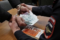 За взятку арестован следователь в Тверской области