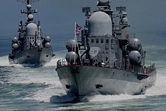 Военные корабли ВМФ России охотятся на подводные лодки