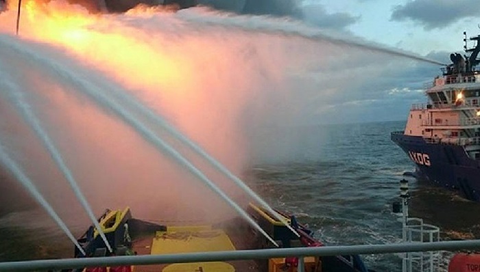 Российский танкер горит на Каспии