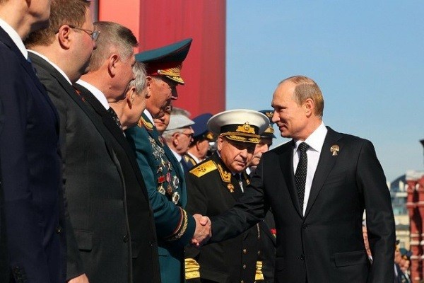 Почему Путин не поздравил с Днем Победы президентов Украины и Грузии? фото 2
