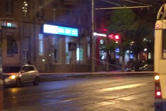 В Московском банке грабитель захватил шестерых заложников