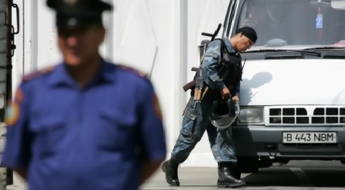 В казахском Актобе полиция вступила в бой с вооруженной бандгруппой. ВИДЕО