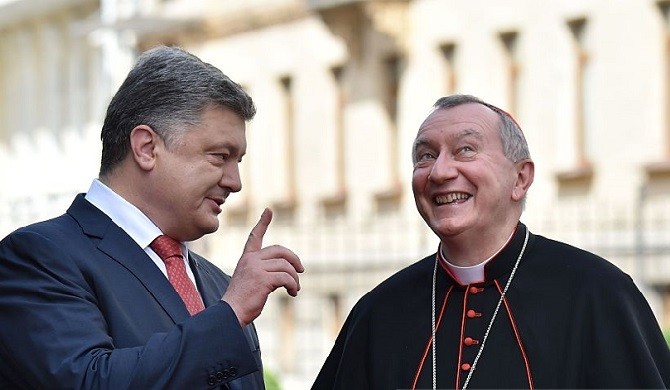 Кардинал Пьетро Паролин и президент Украины Петр Порошенко. Фото: gettyimages.co.uk