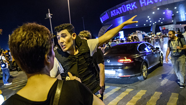 Кровавый теракт в аэропорту Стамбула. ВИДЕО
