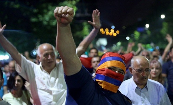 Кто толкает Армению на «кромку хаоса»? фото 2