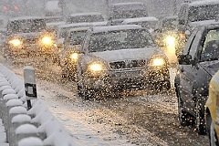 В Москве сильный снегопад и многокилометровые пробки