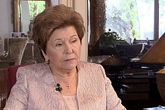 Наина Ельцина обвинила Никиту Михалкова во лжи