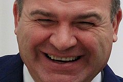 Экс-минобороны РФ Сердюков теперь в совете директоров ОАК