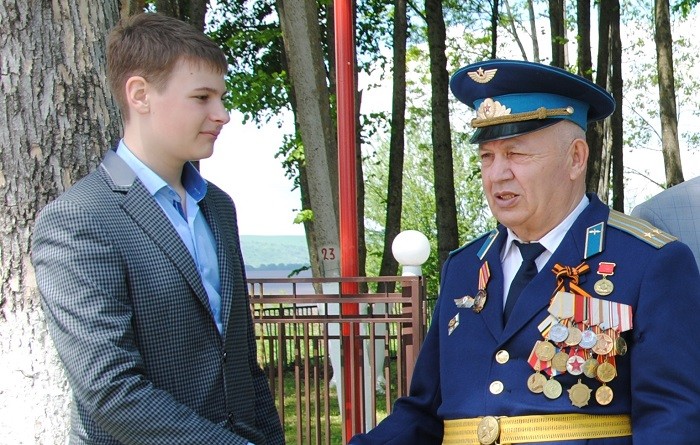 На фото Председатель Совета ветеранов Ирафского района и Павел Айбазов