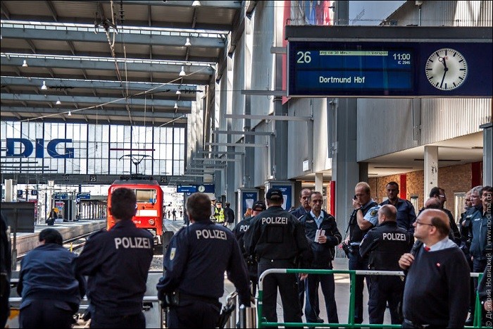 Полиция на вокзале в Мюнхене. Фото: miumau.livejournal.com