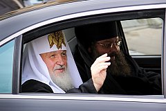 Патриарх Кирилл: Ездить на дорогих авто неприлично!