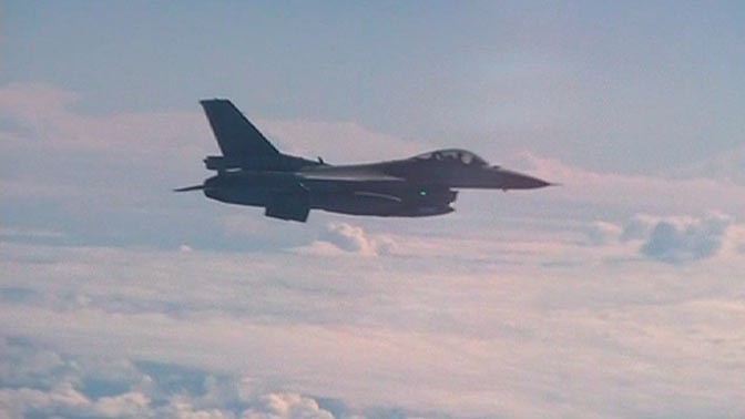 Провокационное сближение с самолетом Шойгу в НАТО назвали «стандартной процедурой» фото 2