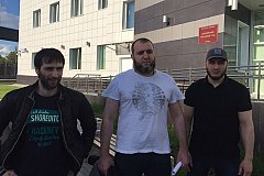 Обвиняемые в нападении на сотрудников МЧС жители Чечни вышли на свободу