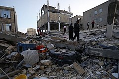Более двухсот человек погибли при землетрясении в Иране