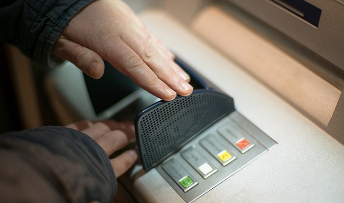 Молодой россиянин собрал устройство для кражи денег из банкомата
