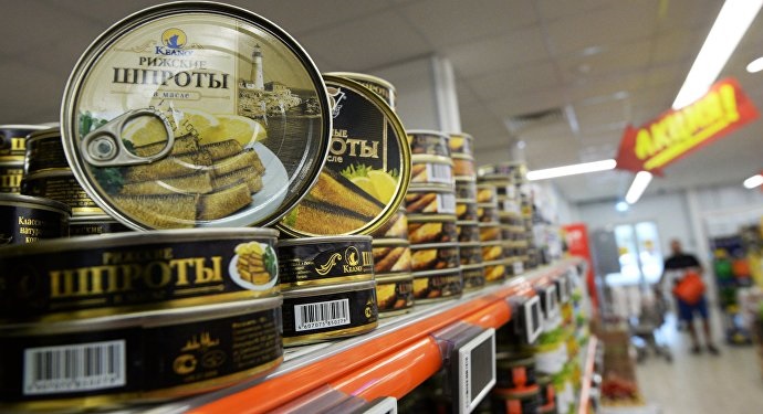 Латвийские и Эстонские шпроты возвращают на российский рынок