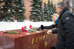 Посол США почтил память жертв блокады Ленинграда