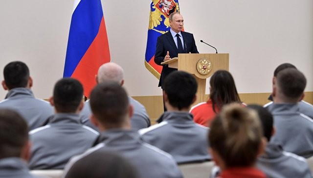 Путин выступает перед российскими спортсменами. Фото: ria.ru