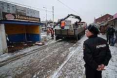 В Калининграде массово сносят торговые павильоны