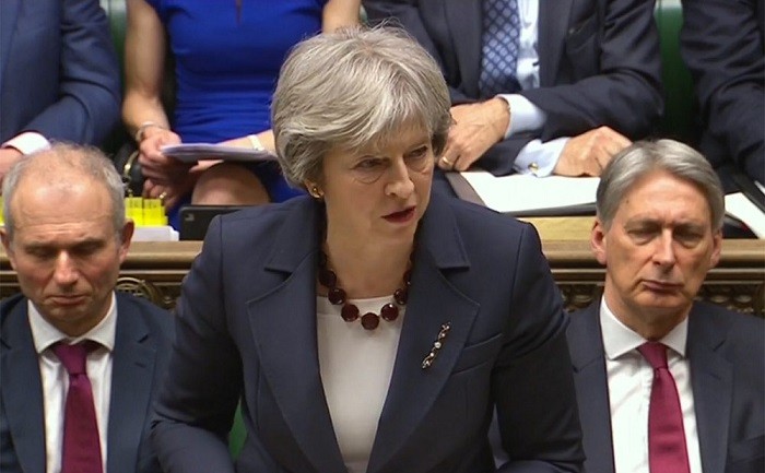 Премьер-министр Великобритании Тереза Мэй выступает в парламенте. Youtube.com