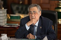 Губернатор Тулеев подал в отставку