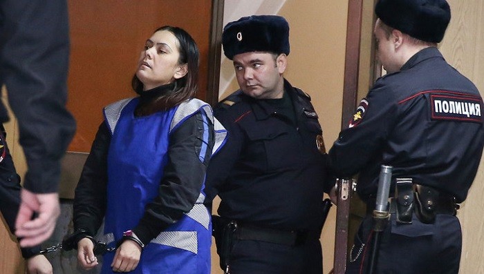 Архивное фото: vesti.ru.
На фото няня Гульчехра Бобокулова, убившая доверенного ей ребёнка в Москве в феврале 2016 года.