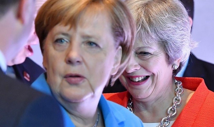 Ангела Меркель публично оскорбила Терезу Мэй фото 2
