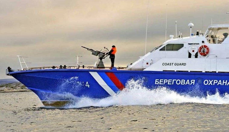 Корабли береговой охраны ФСБ открыли огонь при задержании судов ВМС Украины фото 2