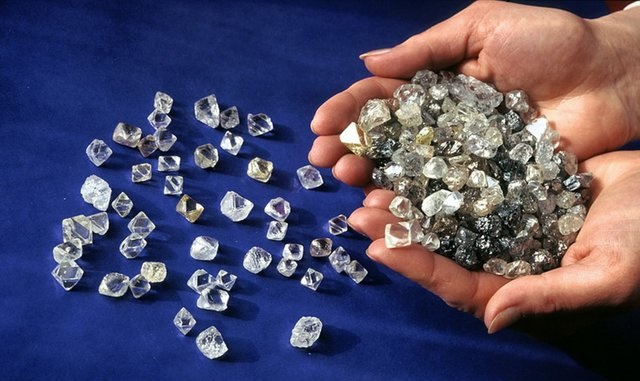 За кражу крупной партии алмазов задержана работница «Алросы»