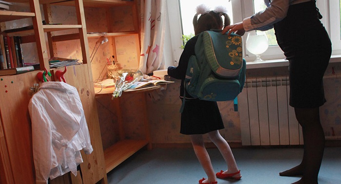Школьников в России хотят избавить от тяжелых ранцев