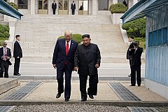 Трамп ступил на землю Северной Кореи