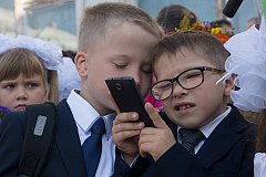 Использование мобильных телефонов в школах России запретят