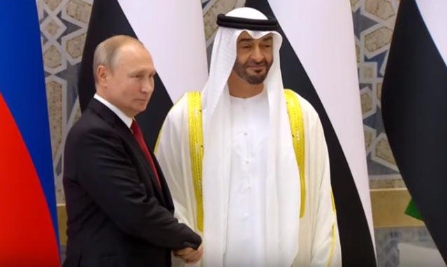 Президент России Владимир Путин и наследный принц Абу-Даби Мухаммед аль-Нахайян