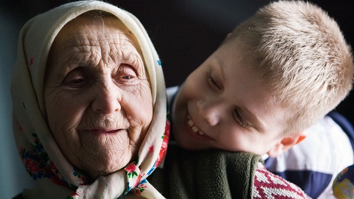 Бабка за дедку: как возник дефицит внуков