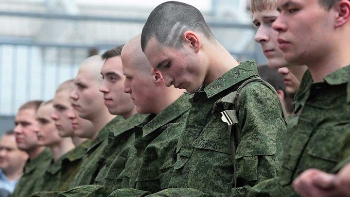 Молодые солдаты. Фото: Baltphoto