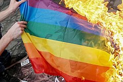 Демократия по-американски. 16 лет лишения свободы за сжигания флага ЛГБТ