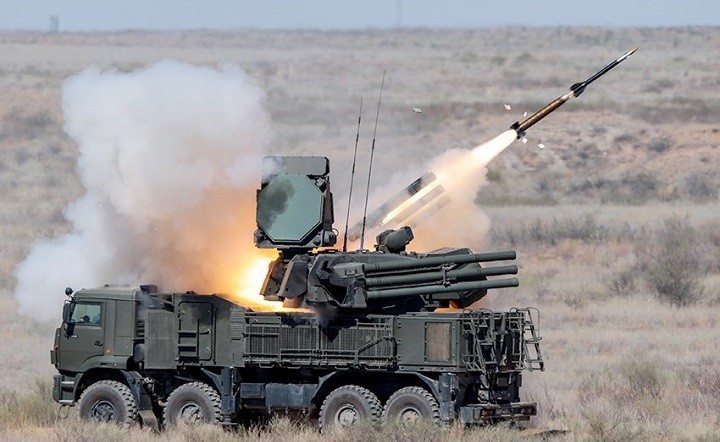 Зенитный ракетно-пушечный комплекс ПВО «Панцирь-С1» в действии. Фото: rg.ru