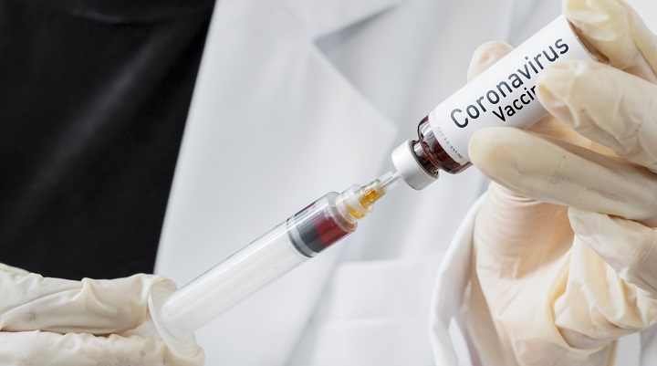 Минздрав РФ одобрил первый отечественный препарат от COVID-19.