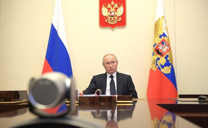 Путин дал указание понизить налоги для отраслей связи и ИТ. фото 2