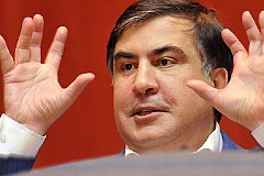 Саакашвили: Путин вонзил ногти мне в колено и угрожал.