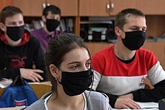С 1 сентября студенты российских вузов будут обязаны носить маски.