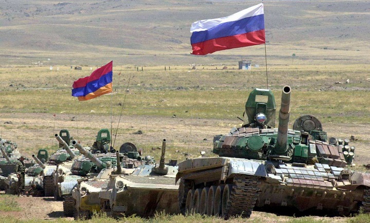 В Армении прошли маневры Армии России.