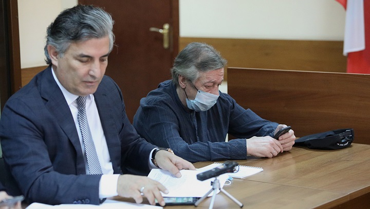 Защита Ефремова заявила, что доказательства его вины сфальсифицированы.