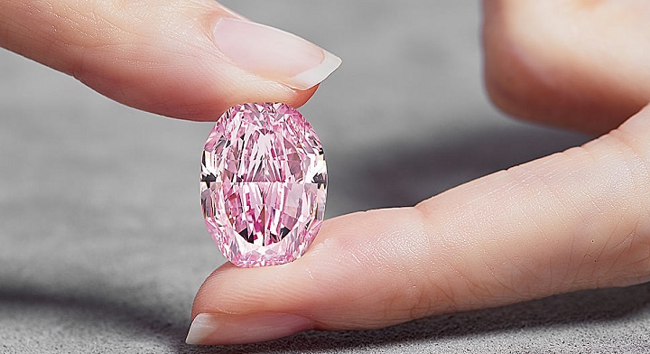 $38 миллионов хотят получить на аукционе за самый крупный российский розовый бриллиант