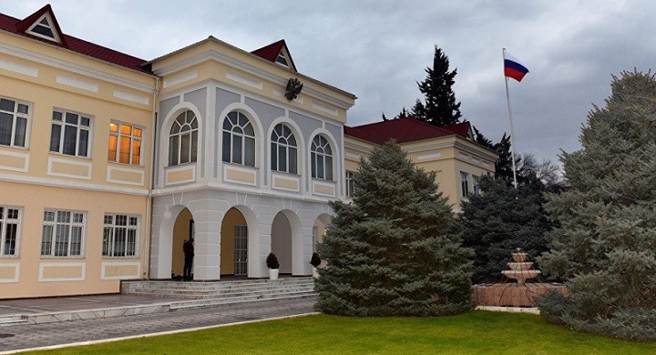 Здание посольства России в Баку.